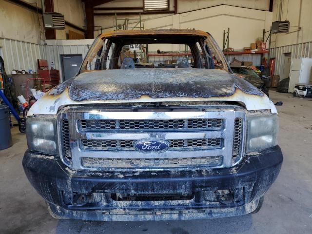 1FDXW46P84EA47452 - 2004 FORD F450 SUPER DUTY WHITE photo 5