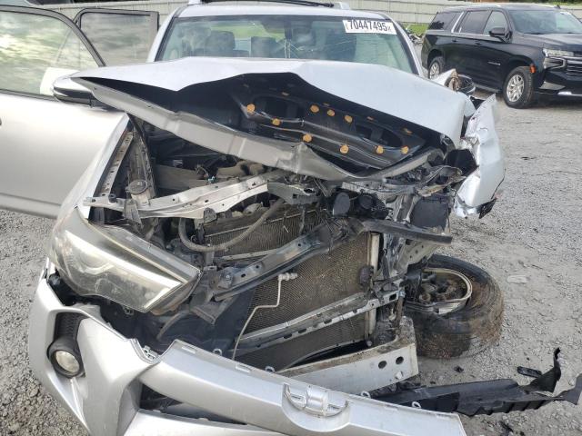 JTEZU5JR2H5148490 - 2017 TOYOTA 4RUNNER SR5 SILVER photo 12