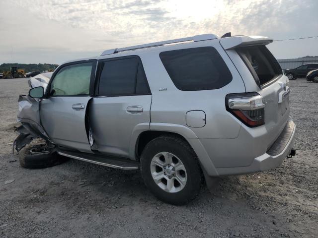 JTEZU5JR2H5148490 - 2017 TOYOTA 4RUNNER SR5 SILVER photo 2