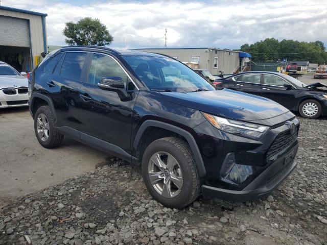 2T3P1RFV6NC308250 - 2022 TOYOTA RAV4 XLE BLACK photo 4