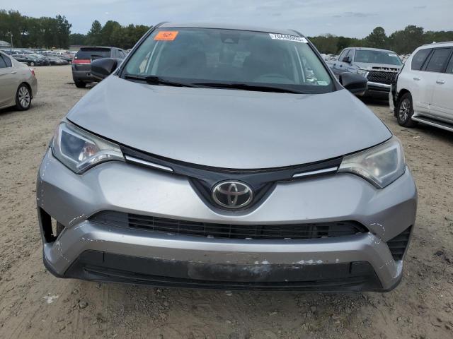 2T3ZFREV4JW460368 - 2018 TOYOTA RAV4 LE SILVER photo 5