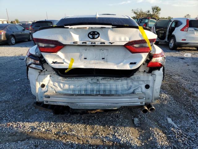 4T1G11AK0PU776807 - 2023 TOYOTA CAMRY SE NIGHT SHADE WHITE photo 6