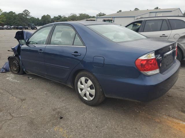 4T1BE32K55U013591 - 2005 TOYOTA CAMRY LE BLUE photo 2