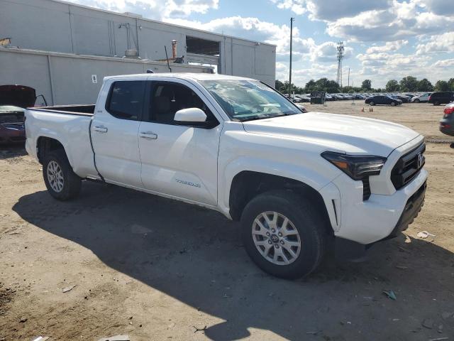 3TYLB5JN8RT058628 - 2024 TOYOTA TACOMA DOUBLE CAB WHITE photo 4