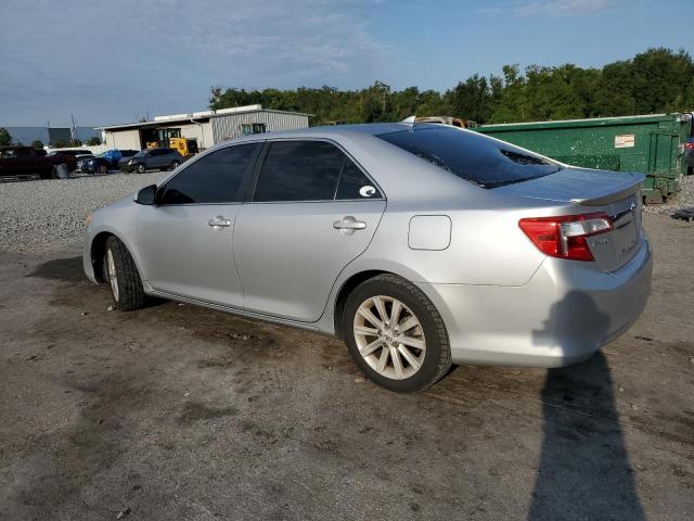 4T1BF1FK2CU560133 - 2012 TOYOTA CAMRY BASE SILVER photo 2