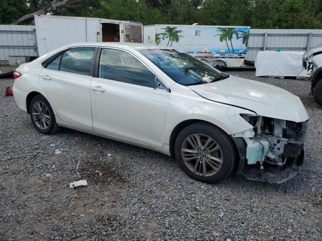 4T1BF1FK7GU120351 - 2016 TOYOTA CAMRY LE WHITE photo 4
