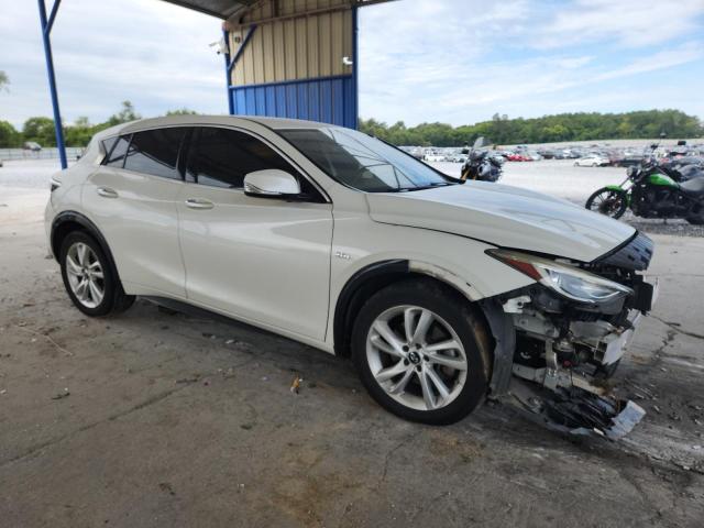 SJKCH5CP0HA032624 - 2017 INFINITI QX30 BASE თეთრი ფოტო 4