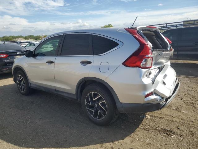 2HKRM4H43GH650013 - 2016 HONDA CR-V SE SILVER photo 2