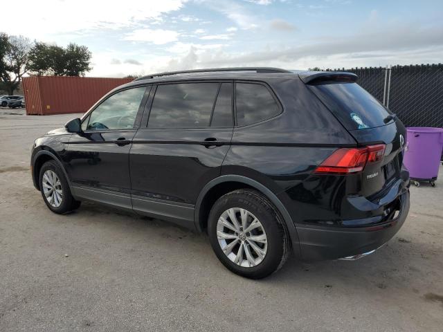 3VV1B7AX4JM013501 - 2018 VOLKSWAGEN TIGUAN S أسود صورة 2