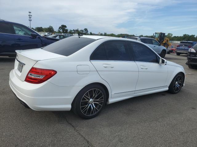 WDDGF8AB4DR248688 - 2013 MERCEDES-BENZ C 300 4MATIC WHITE photo 3