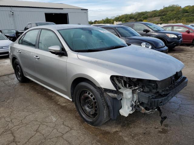 1VWAP7A32CC081035 - 2012 VOLKSWAGEN PASSAT S SILVER photo 4