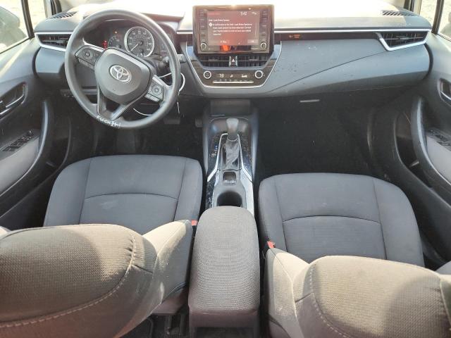 5YFEPMAE3NP329713 - 2022 TOYOTA COROLLA LE Blau Foto 8