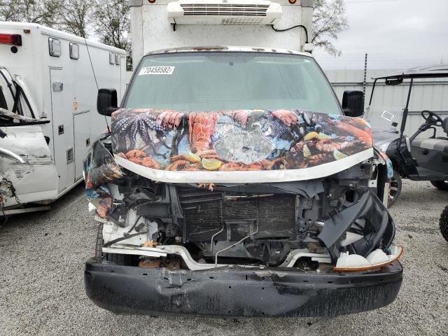 1GD3G2AA9A1153172 - 2010 GMC SAVANA CUTAWAY G3500 WHITE photo 11