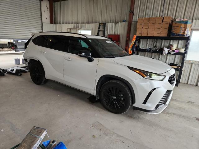 5TDKDRAH1PS507650 - 2023 TOYOTA HIGHLANDER L WHITE photo 4