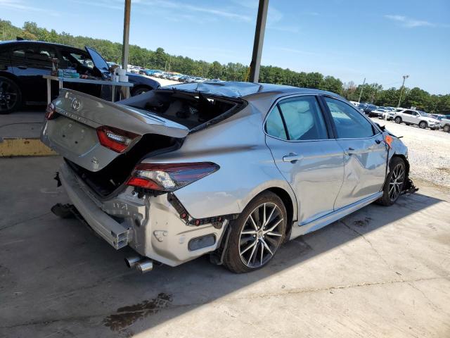 4T1G11AK1PU812309 - 2023 TOYOTA CAMRY SE NIGHT SHADE SILVER photo 3