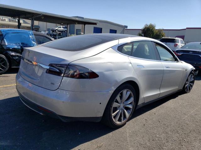 5YJSA1H11EFP52985 - 2014 TESLA MODEL S Silber Foto 3