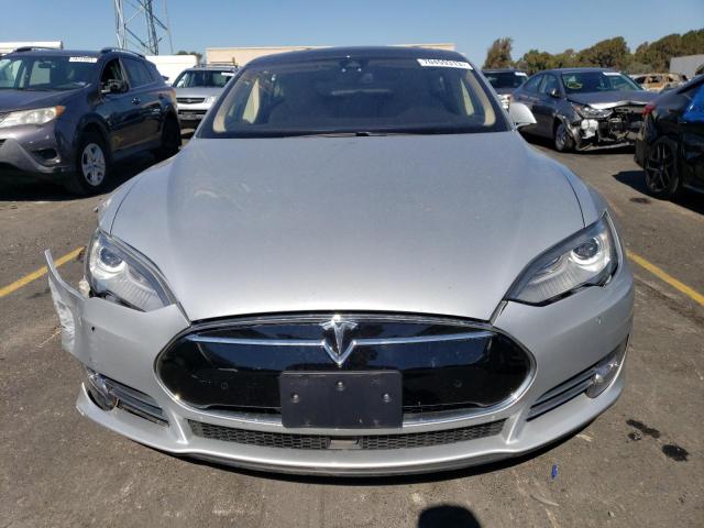 5YJSA1H11EFP52985 - 2014 TESLA MODEL S Silber Foto 5