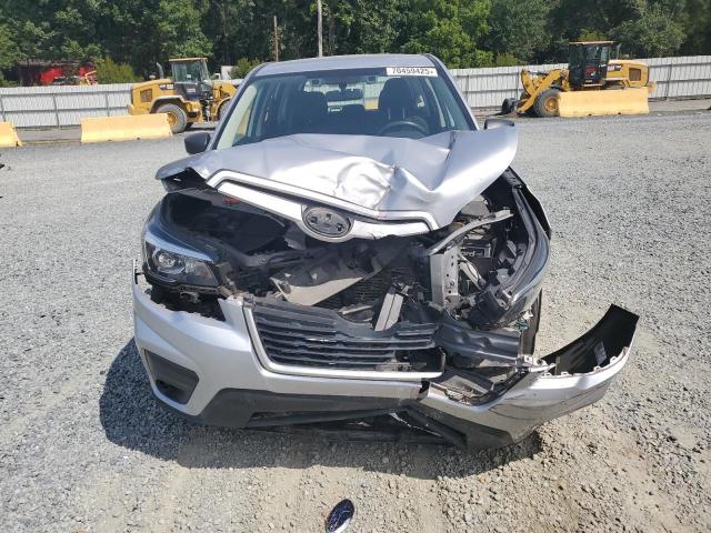 JF2SKAAC4KH425681 - 2019 SUBARU FORESTER ვერცხლისფერი ფოტო 5