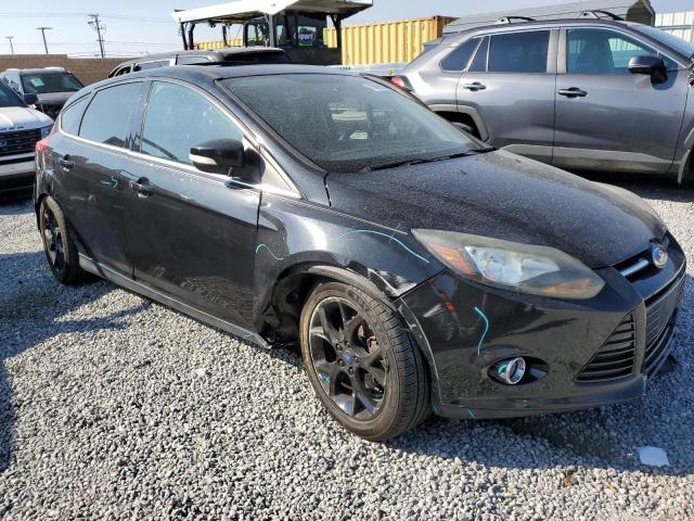 1FADP3N28EL182972 - 2014 FORD FOCUS TITANIUM BLACK photo 4