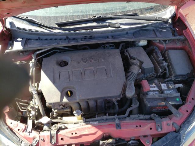 5YFBURHE7HP670258 - 2017 TOYOTA COROLLA L RED photo 11