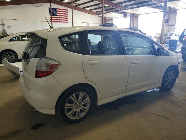JHMGE8H41AC030435 - 2010 HONDA FIT SPORT WHITE photo 3