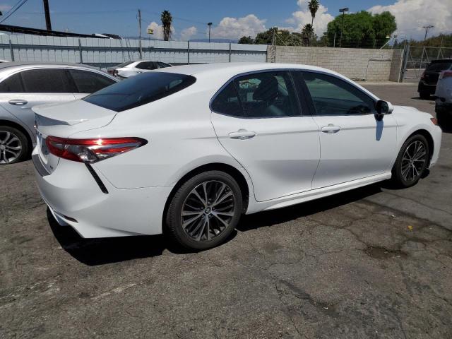 4T1B11HK0JU625067 - 2018 TOYOTA CAMRY L 白色 照片 3