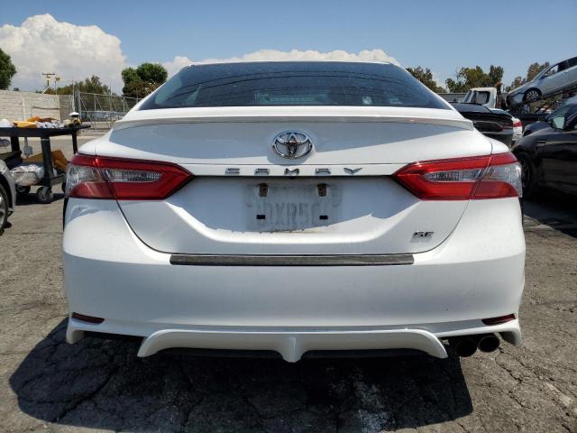 4T1B11HK0JU625067 - 2018 TOYOTA CAMRY L 白色 照片 6