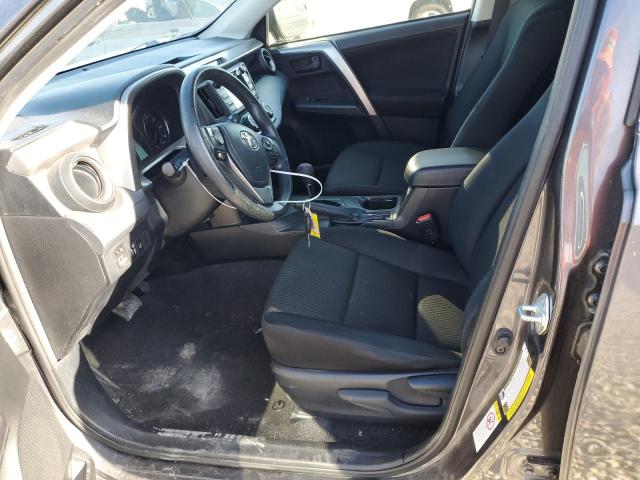 JTMZFREV6HJ141272 - 2017 TOYOTA RAV4 LE 灰色 照片 7