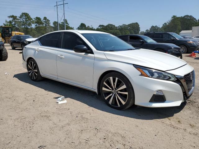 1N4BL4CV1KN317151 - 2019 NISSAN ALTIMA SR أبيض صورة 4