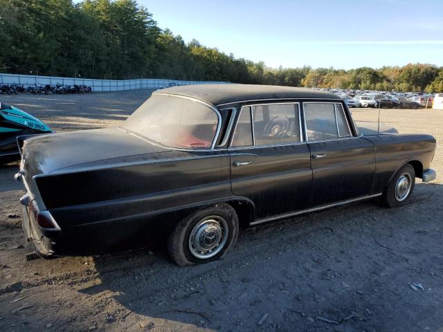 A111012 - 1962 MERCEDES-BENZ 220 S BLACK photo 3