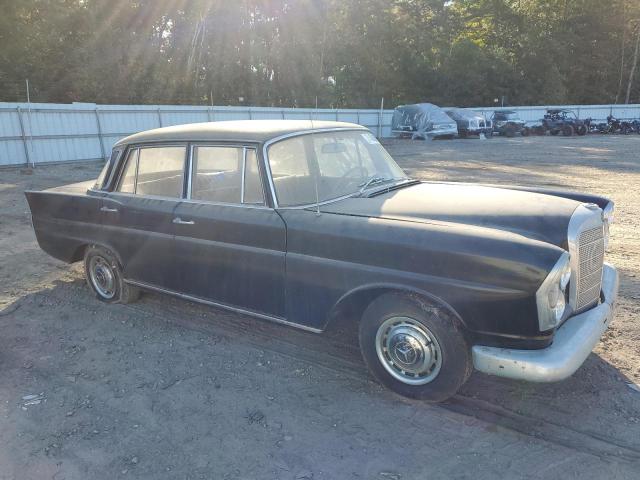 A111012 - 1962 MERCEDES-BENZ 220 S BLACK photo 4