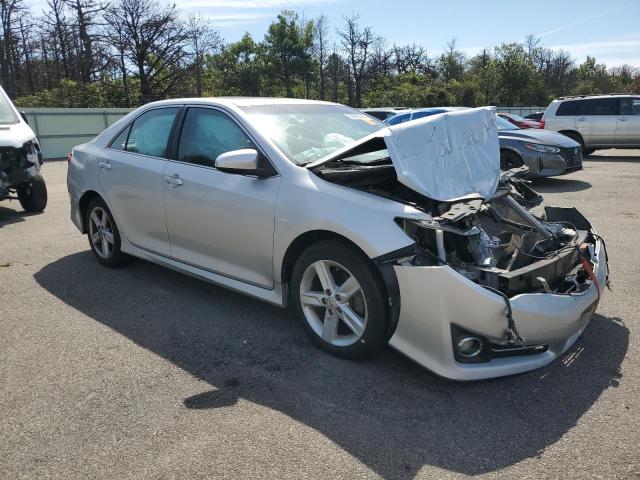 4T1BF1FK8CU128548 - 2012 TOYOTA CAMRY BASE Srebrny zdjęcie 4