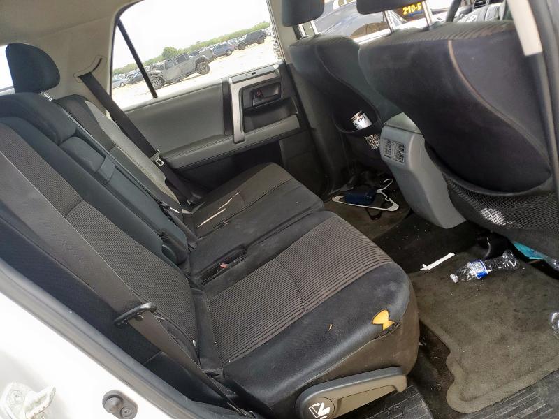 JTEZU5JR3C5035852 - 2012 TOYOTA 4RUNNER SR5 Gümüş fotoğraf 11