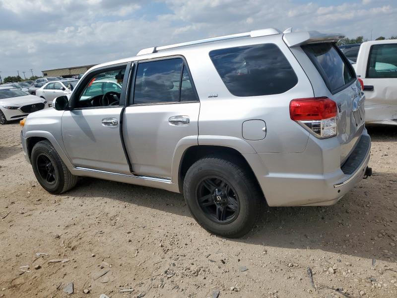 JTEZU5JR3C5035852 - 2012 TOYOTA 4RUNNER SR5 Gümüş fotoğraf 2