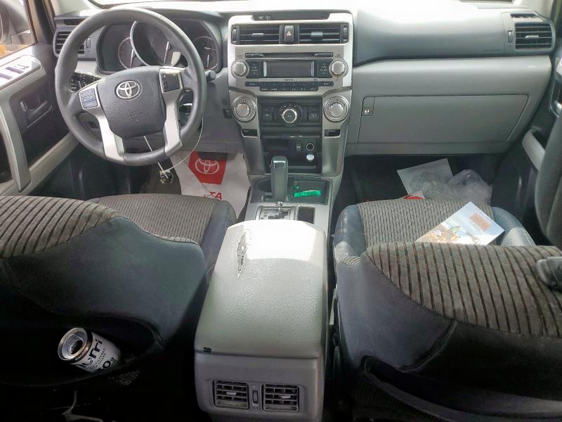 JTEZU5JR3C5035852 - 2012 TOYOTA 4RUNNER SR5 Gümüş fotoğraf 8