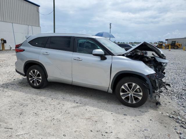 5TDKDRAH3PS034723 - 2023 TOYOTA HIGHLANDER L SILVER photo 4