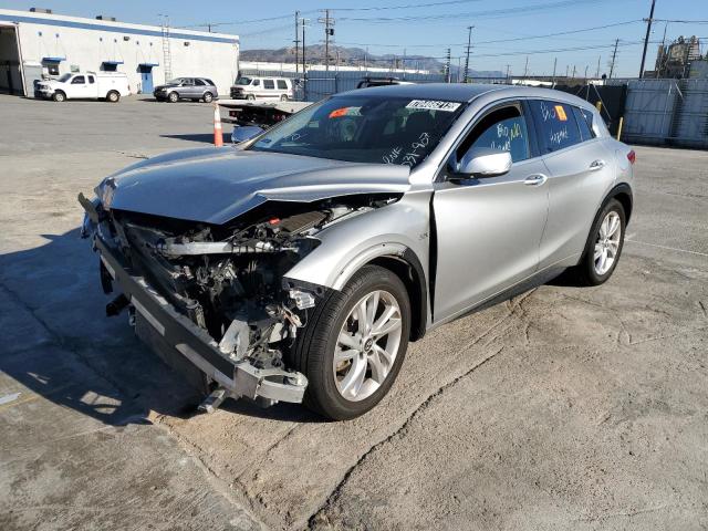 SJKCH5CP7HA031907 - 2017 INFINITI QX30 BASE SILVER photo 1