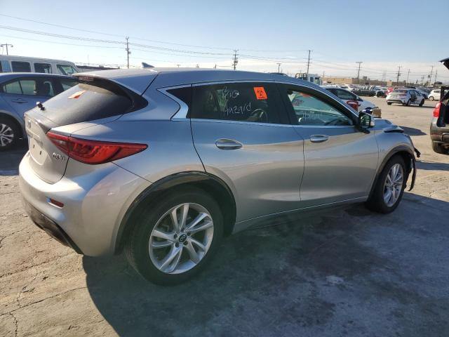 SJKCH5CP7HA031907 - 2017 INFINITI QX30 BASE SILVER photo 3