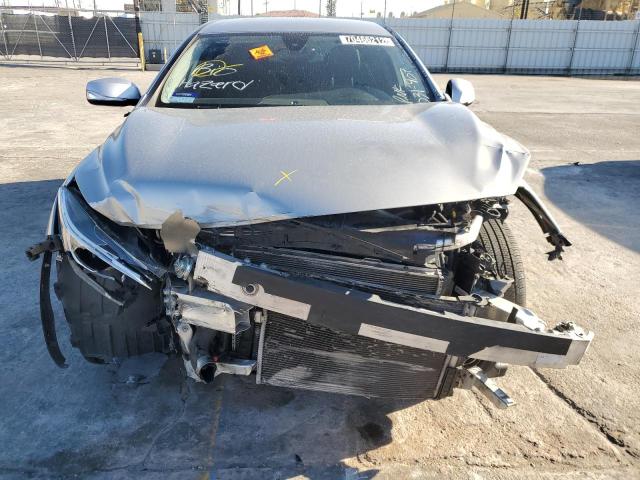 SJKCH5CP7HA031907 - 2017 INFINITI QX30 BASE SILVER photo 5