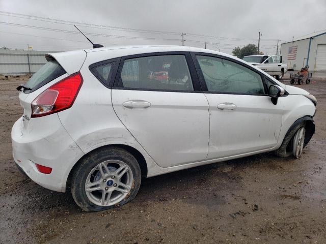 3FADP4EJ3JM146869 - 2018 FORD FIESTA SE WHITE photo 3