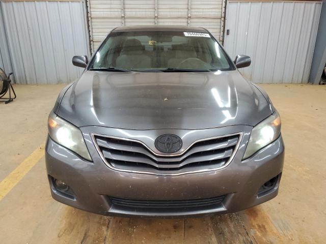 4T4BF3EK8AR005395 - 2010 TOYOTA CAMRY BASE GRAY photo 5