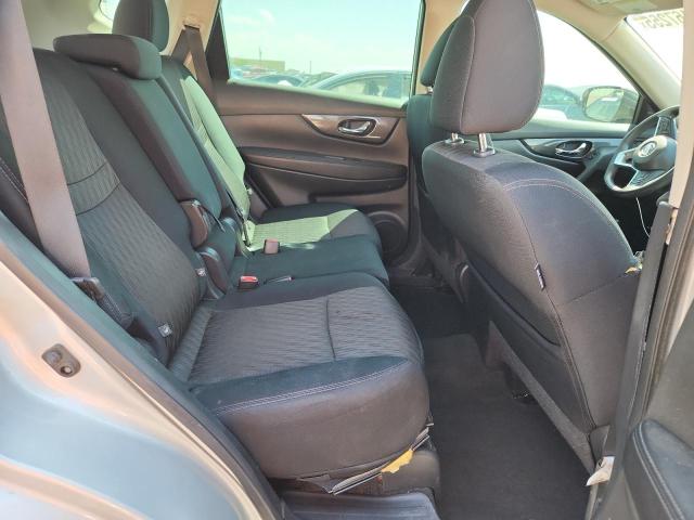 5N1AT2MT8JC713963 - 2018 NISSAN ROGUE S ვერცხლისფერი ფოტო 11