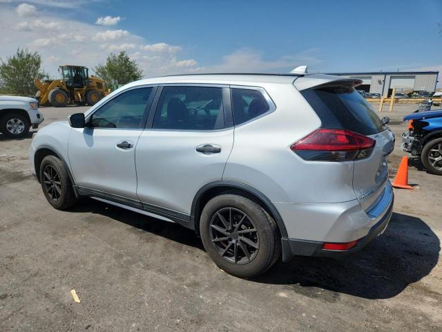 5N1AT2MT8JC713963 - 2018 NISSAN ROGUE S ვერცხლისფერი ფოტო 2