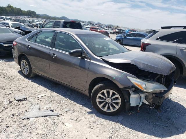 4T1BF1FK8HU281888 - 2017 TOYOTA CAMRY LE GRAY photo 4