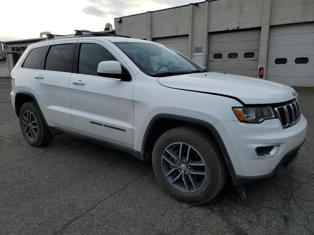 1C4RJFAG6JC422275 - 2018 JEEP GRAND CHEROKEE LAREDO Beyaz fotoğraf 4