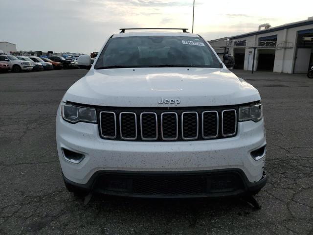 1C4RJFAG6JC422275 - 2018 JEEP GRAND CHEROKEE LAREDO Beyaz fotoğraf 5