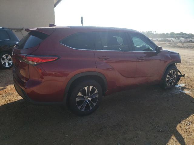 5TDGZRBH8MS106095 - 2021 TOYOTA HIGHLANDER XLE RED photo 3