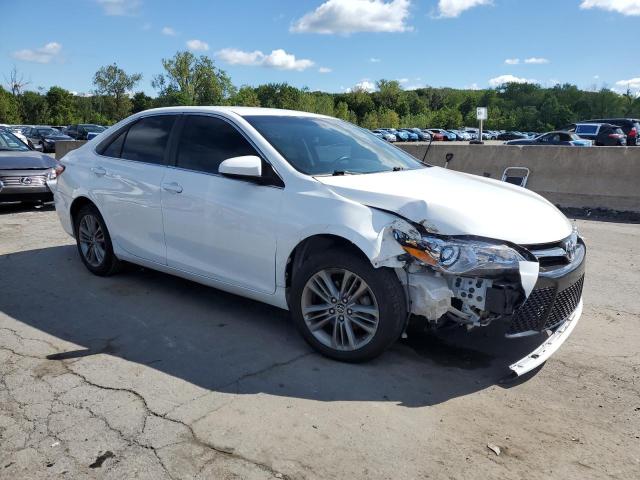 4T1BF1FK7GU139322 - 2016 TOYOTA CAMRY LE WHITE photo 4