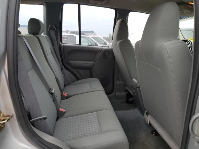 1J4GL48K15W678256 - 2005 JEEP LIBERTY SPORT SILVER photo 10