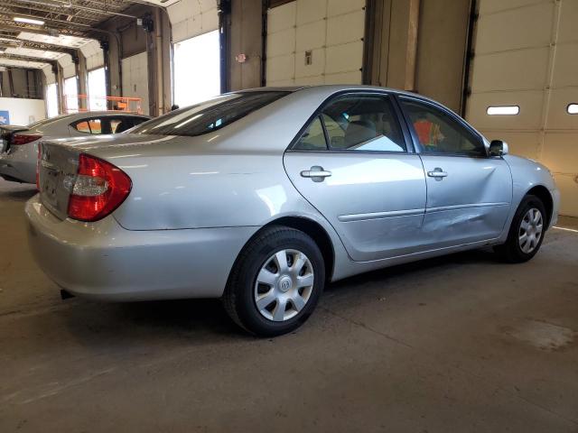 4T1BE32K44U272023 - 2004 TOYOTA CAMRY LE 银色 照片 3